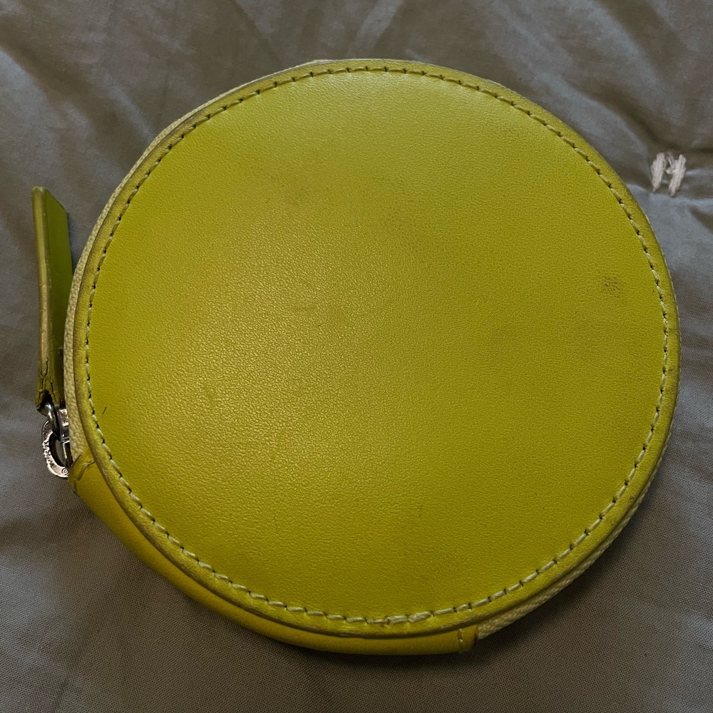 BAGGU Circle Wallet